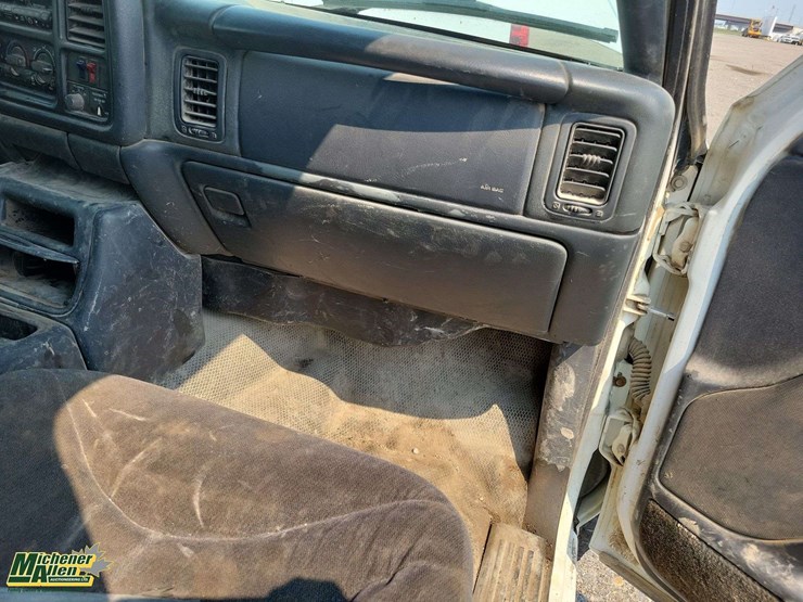 2001-gmc-sierra-3500-image-29