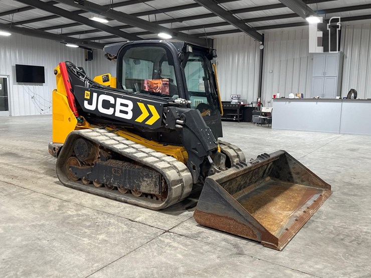 2021-jcb-3ts-8t-image-2