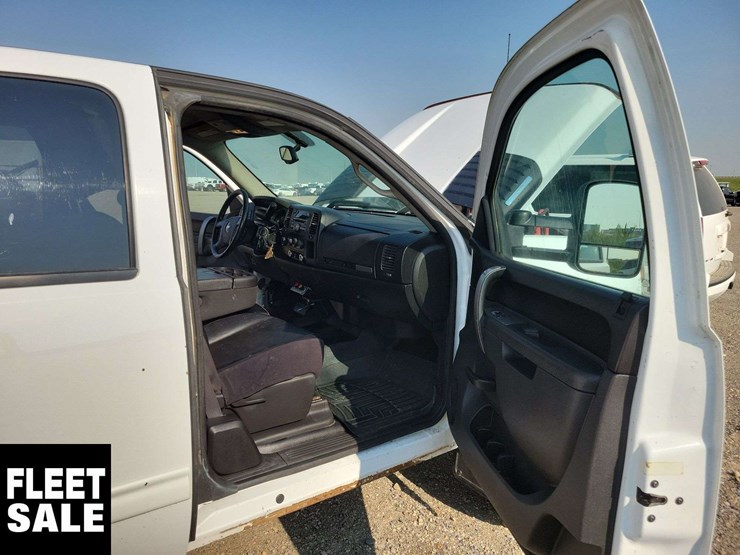 2013-chevrolet-silverado-3500hd-lt-image-43