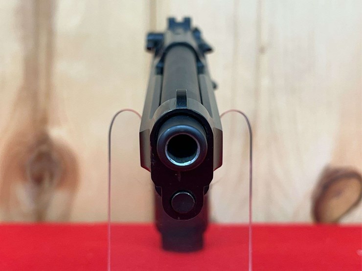 beretta-model-92fs-9mm-semiauto-pistol-image-6