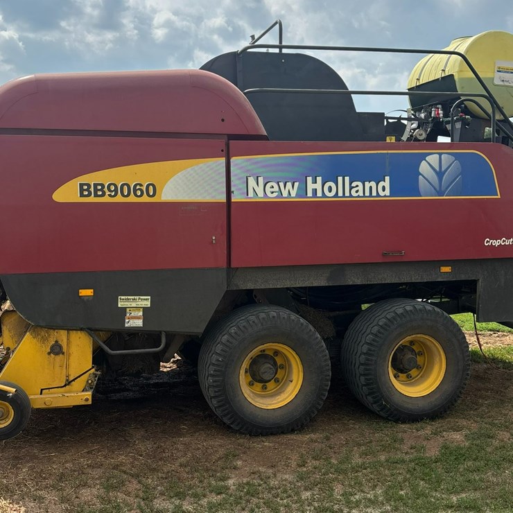 2011 NEW HOLLAND BB9060