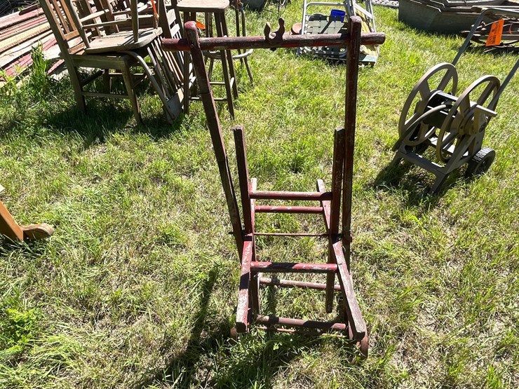 #3243-•-vintage-wood-hose-reel-with-plastic-hose-reel-image-14