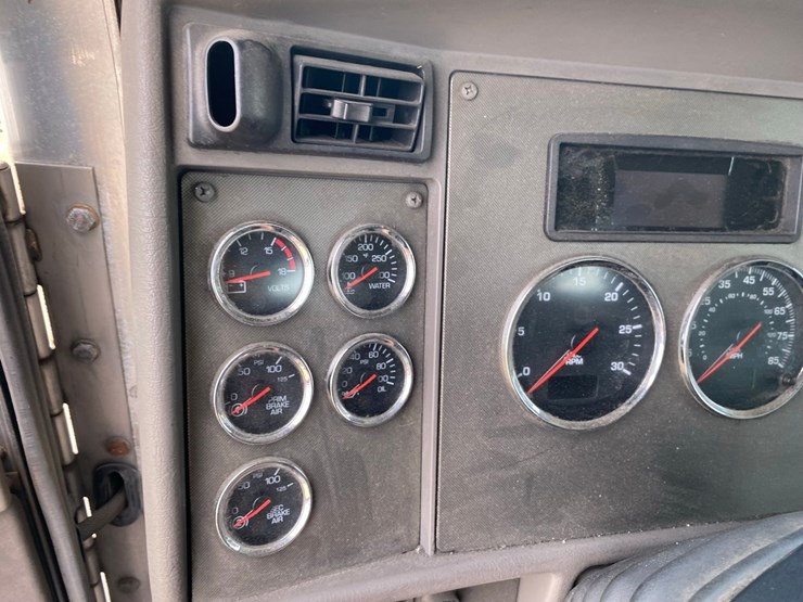 2014-kenworth-t370-bottle-gas-truck-image-61