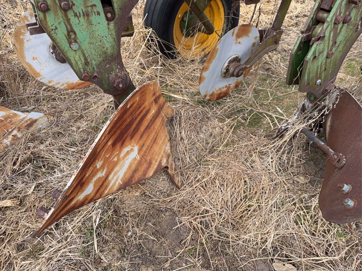 john-deere-pull-type-five-bottom-plow-image-19