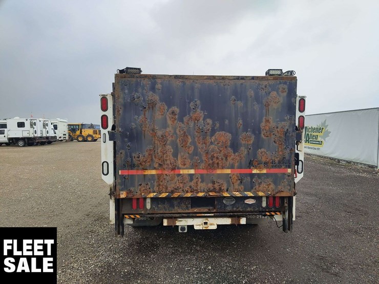 2021-ford-f550-image-7