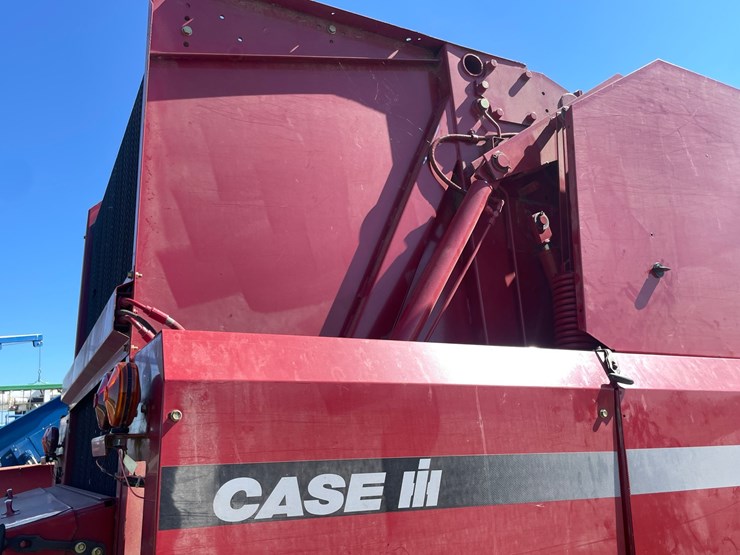 case-ih-rbx561-image-32