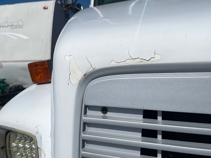 1995-freightliner-fl80-image-48