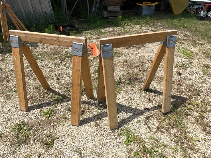 #3337-•-(2)-menards-wood-sawhorses-image-6