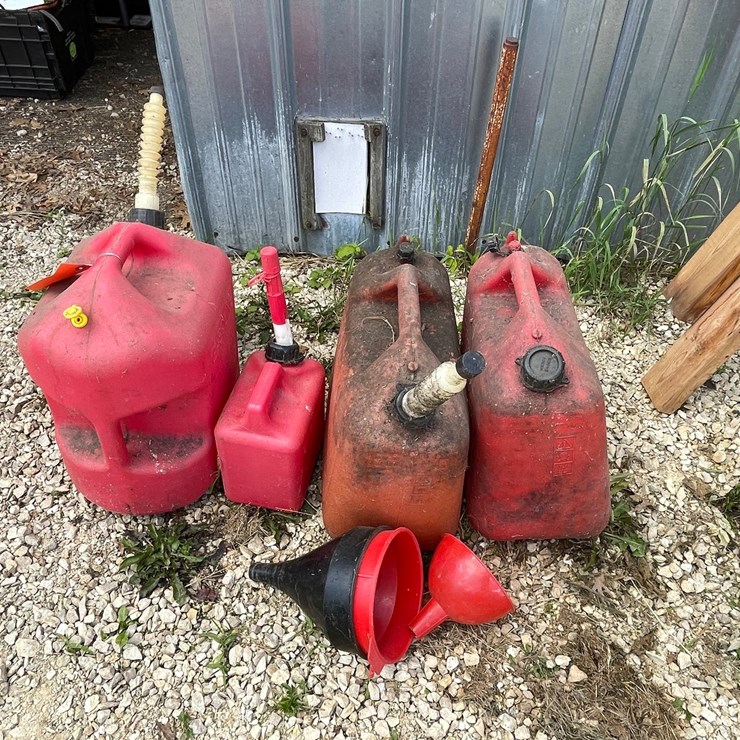 #3342 • (4) Poly Gas Cans