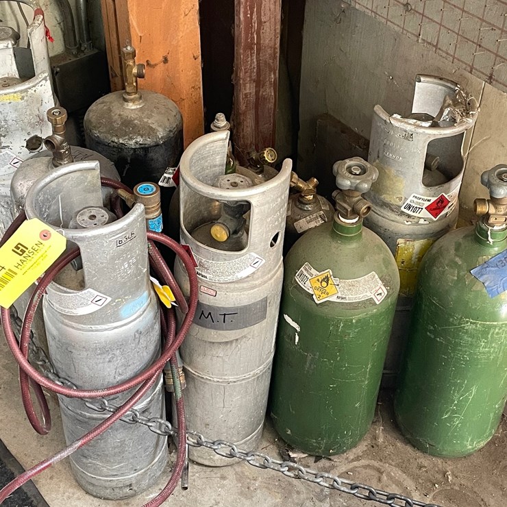 #4054 • Assorted Air Tanks