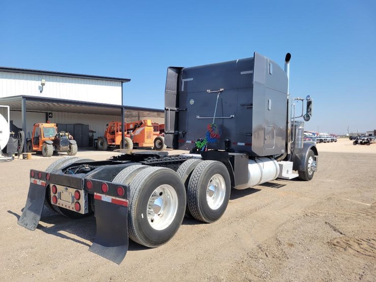 2006-peterbilt-379-image-5
