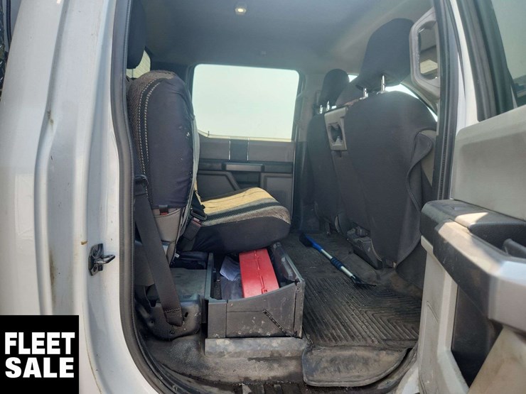 2021-ford-f550-image-17