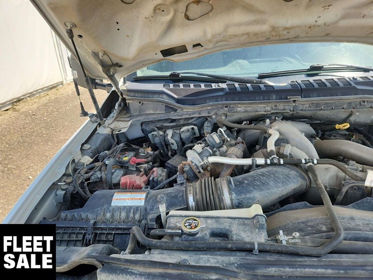2022-ford-f550-image-31