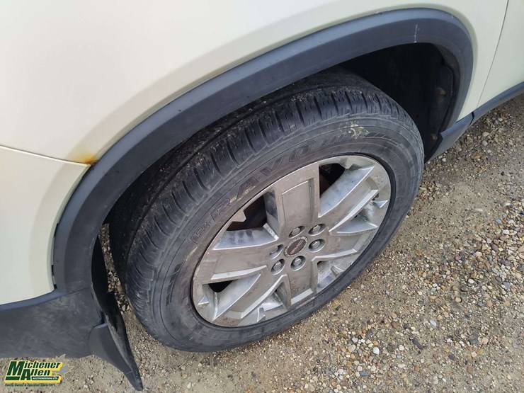 2010-gmc-acadia-image-26