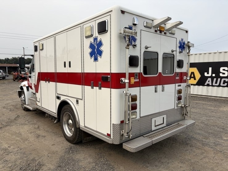 2002-international-durastar-4400-image-6