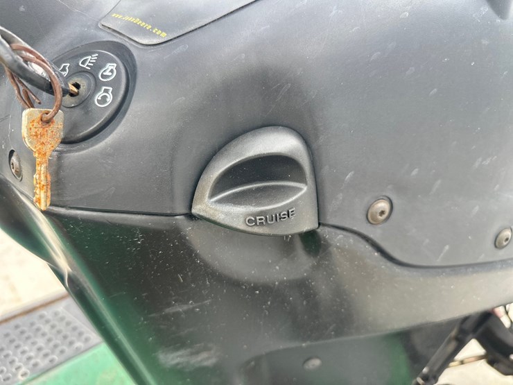 john-deere-la120-image-13