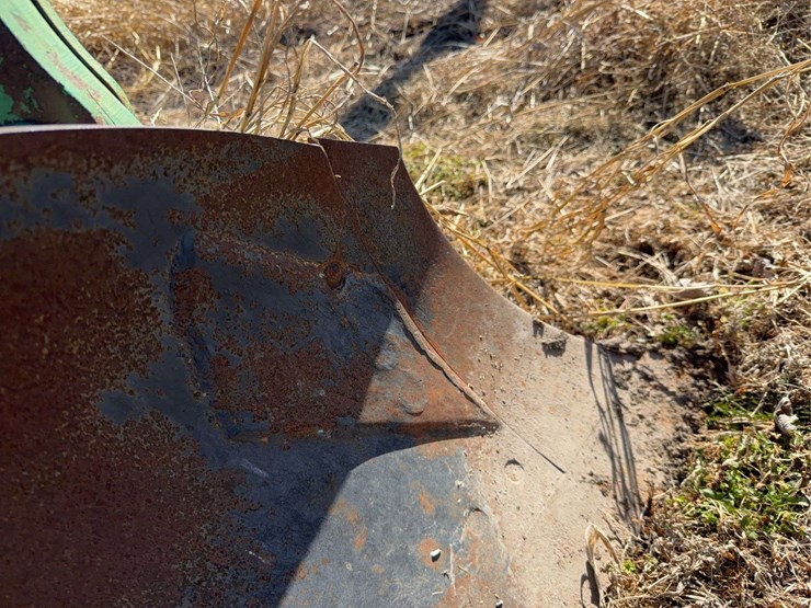 john-deere-three-point-four-bottom-plow-image-19