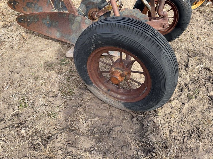 john-deere-no.-44-pull-type-two-bottom-plow-image-9