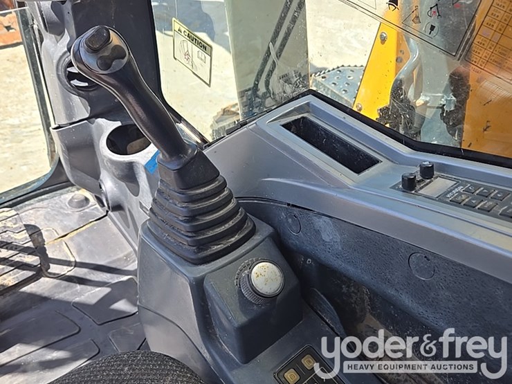 hyundai-hx235-lcr-image-70