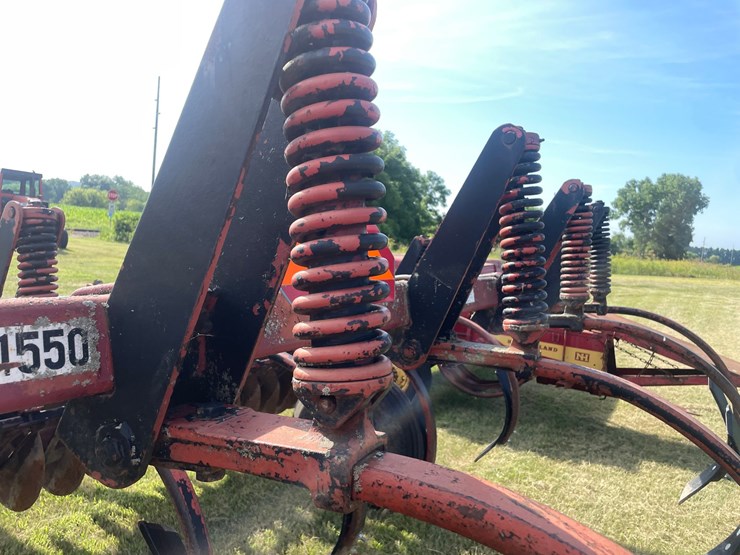#1032-•-(9)-shank-subsoiler-image-9