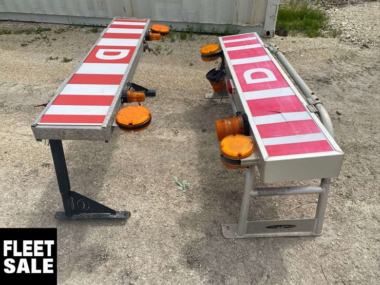 lot-of-2-pilot-tuck-signs-image-4