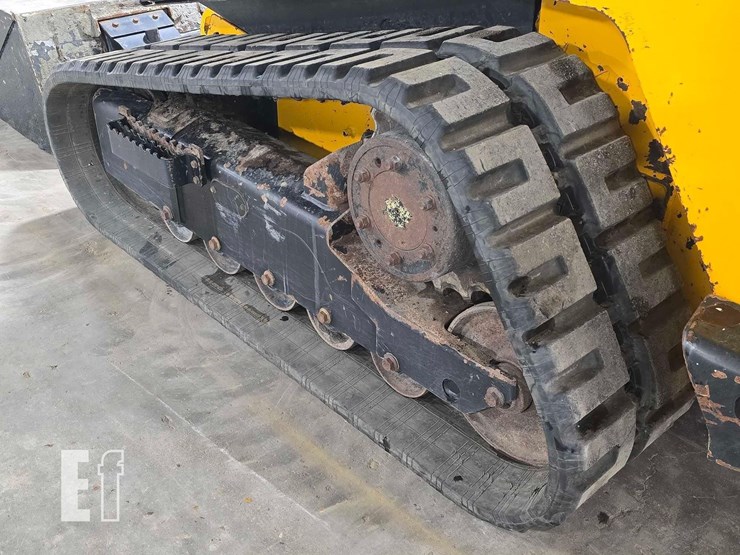 2022-jcb-3ts-8t-image-26