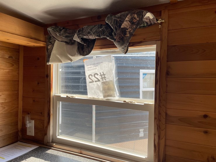 #5815-•-2012-ice-castle-ml-edition-ice-house/camper-(sells-with-paperwork-to-obtain-title)-image-36
