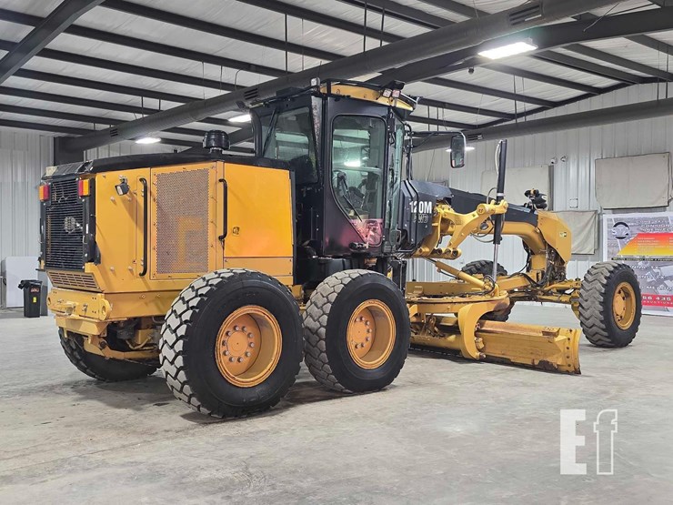 2010-caterpillar-120m-image-3