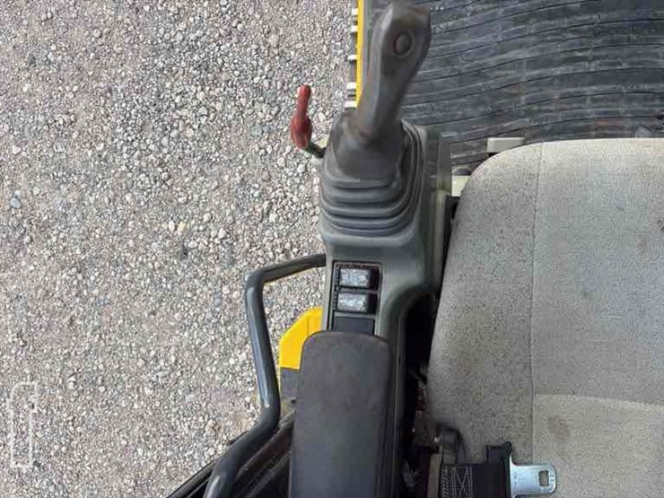 2013-deere-160g-lc-image-17