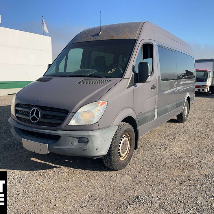 2011 MERCEDES-BENZ SPRINTER 2500