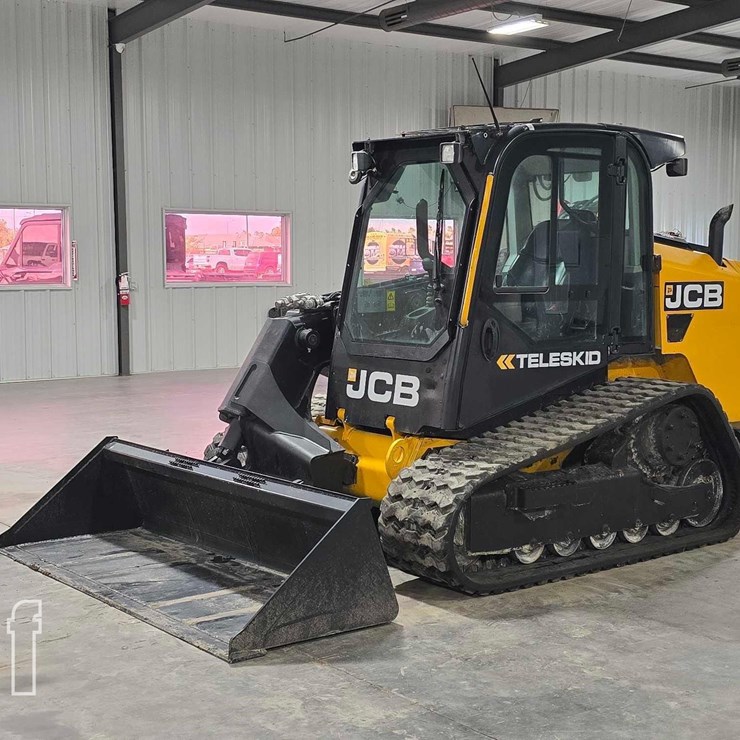 2022 JCB 3TS-8T