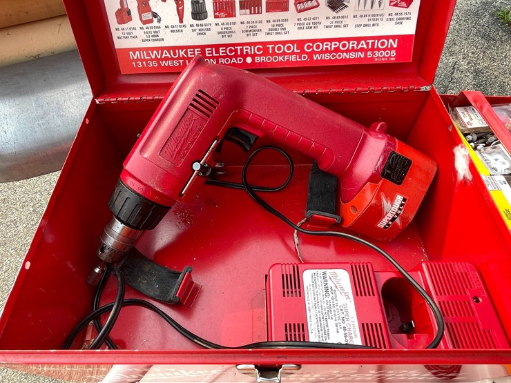 #2304-•-milwaukee-12v-cordless-drill-image-1
