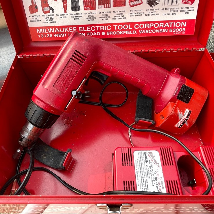 #2304 • Milwaukee 12V Cordless Drill
