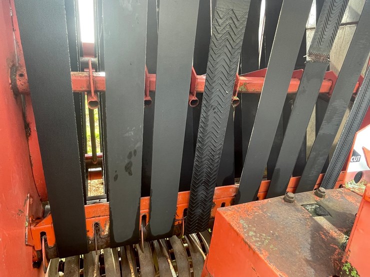 hesston-5500-image-22