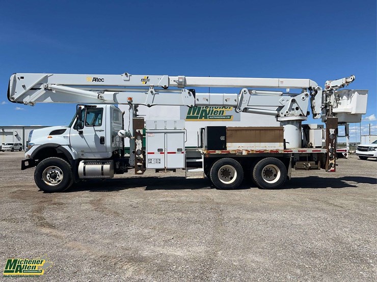 international-workstar-7500-image-6