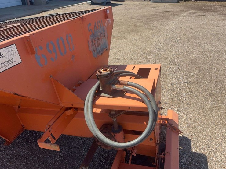 good-roads-2yd-"v"-box-image-9