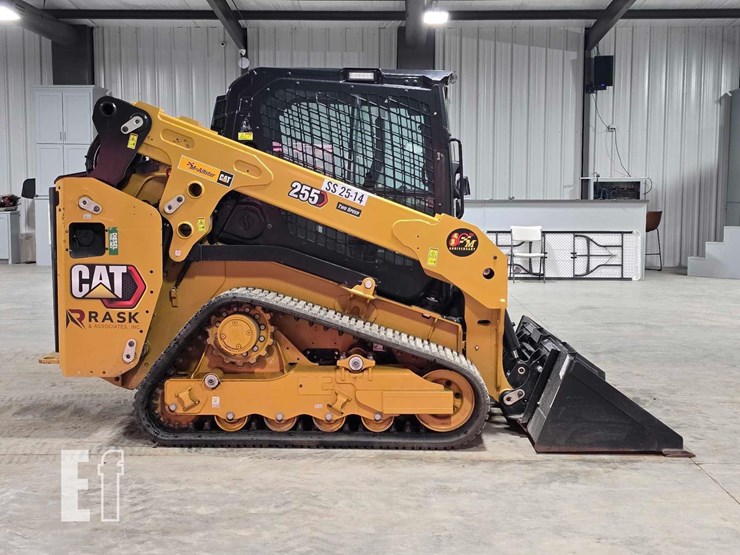 2025-caterpillar-255-image-6