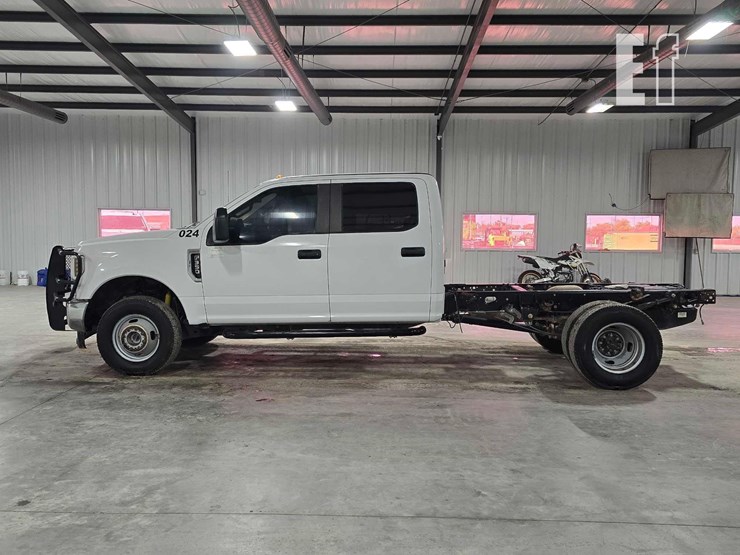 2019-ford-f350-image-5