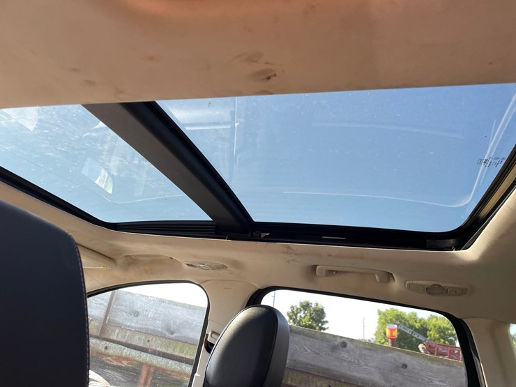 2014-ford-escape-titanium-image-27