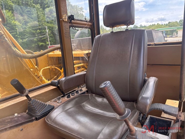 caterpillar-e120b-image-14