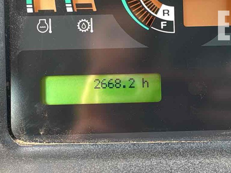 2014-komatsu-d51pxi-22-image-23