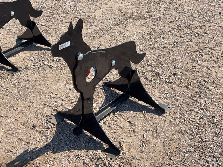 ar500-steel-coyote-shooting-target-with-heart-flapper-image-1