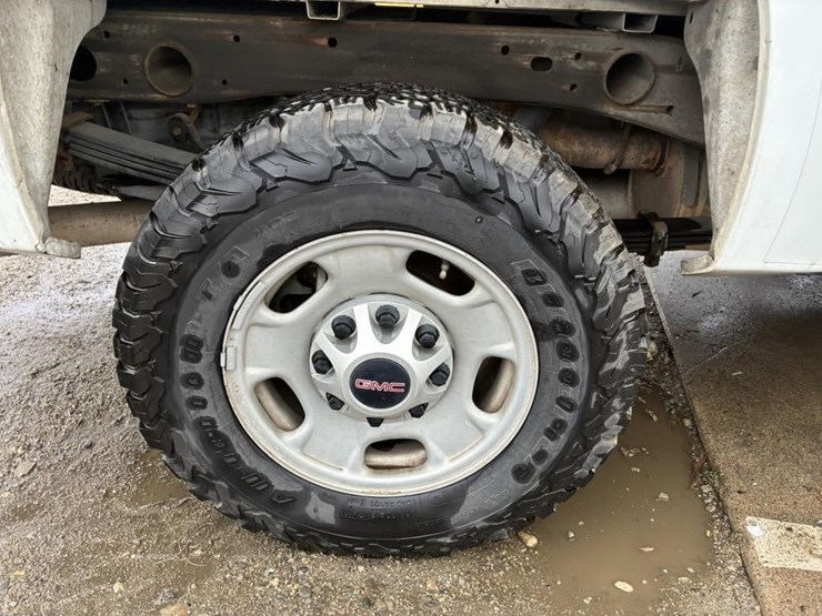 2012-gmc-sierra-2500-image-5