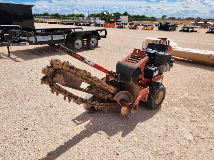 2011-ditch-witch-rt12-image-1