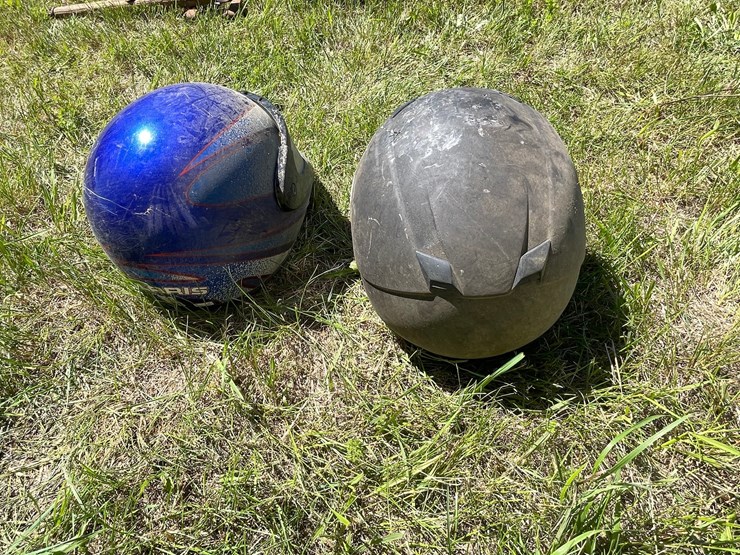 #3234-•-(2)-helmets-image-6
