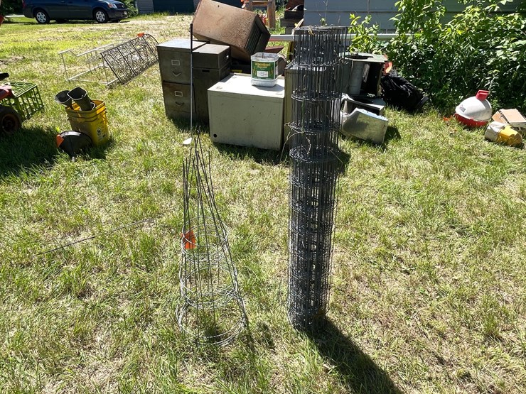 #3302-•-wire-fencing-and-tomato-cages-image-6