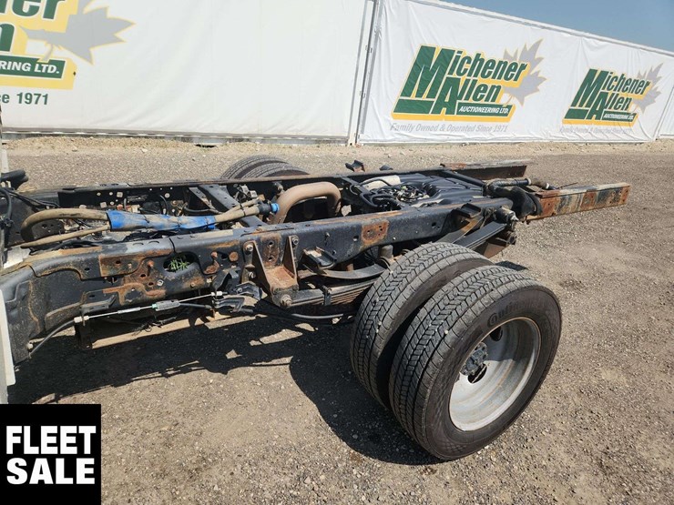 2022-ford-f550-image-34