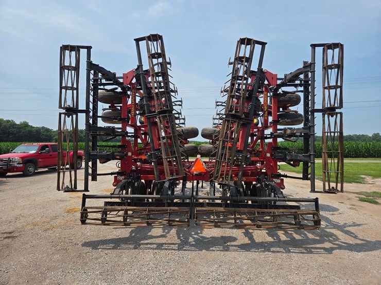44'-sunflower-5055-44-field-cultivator-image-32