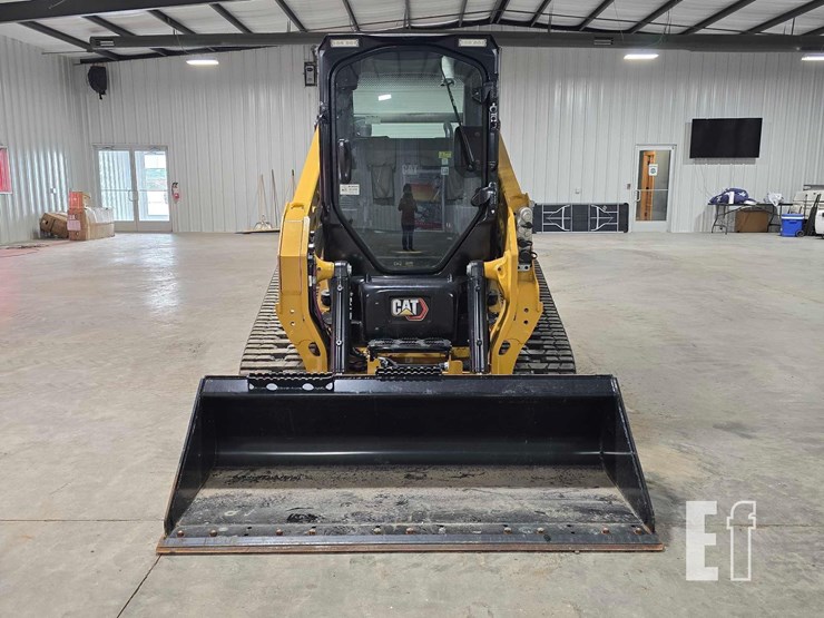 2025-caterpillar-255-image-7