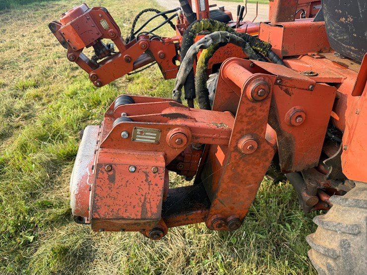 ditch-witch-350sx-image-31